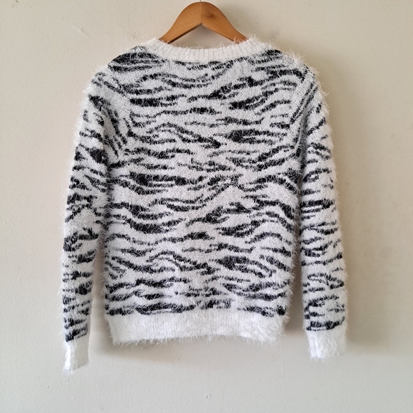 Mudd Fuzzy Zebra Stripe Black + White Soft Sweater - Picture 3 of 6